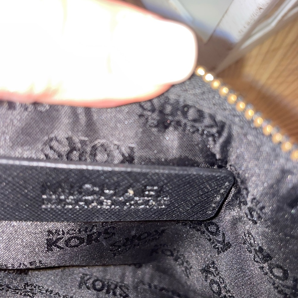 Black Michael Kors double zip Wristlet 🖤 - Picture 10 of 10